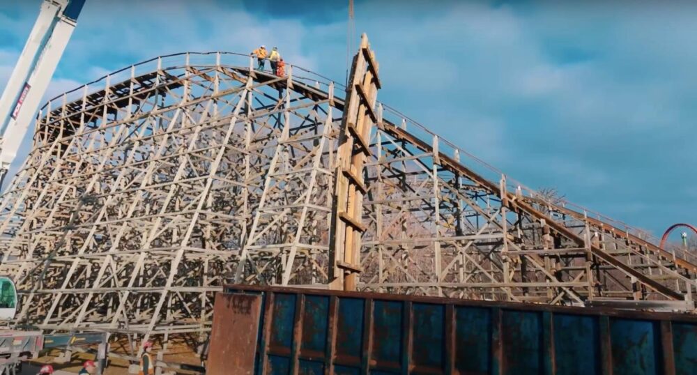 Mighty Canadian Minebuster at Canada's Wonderland